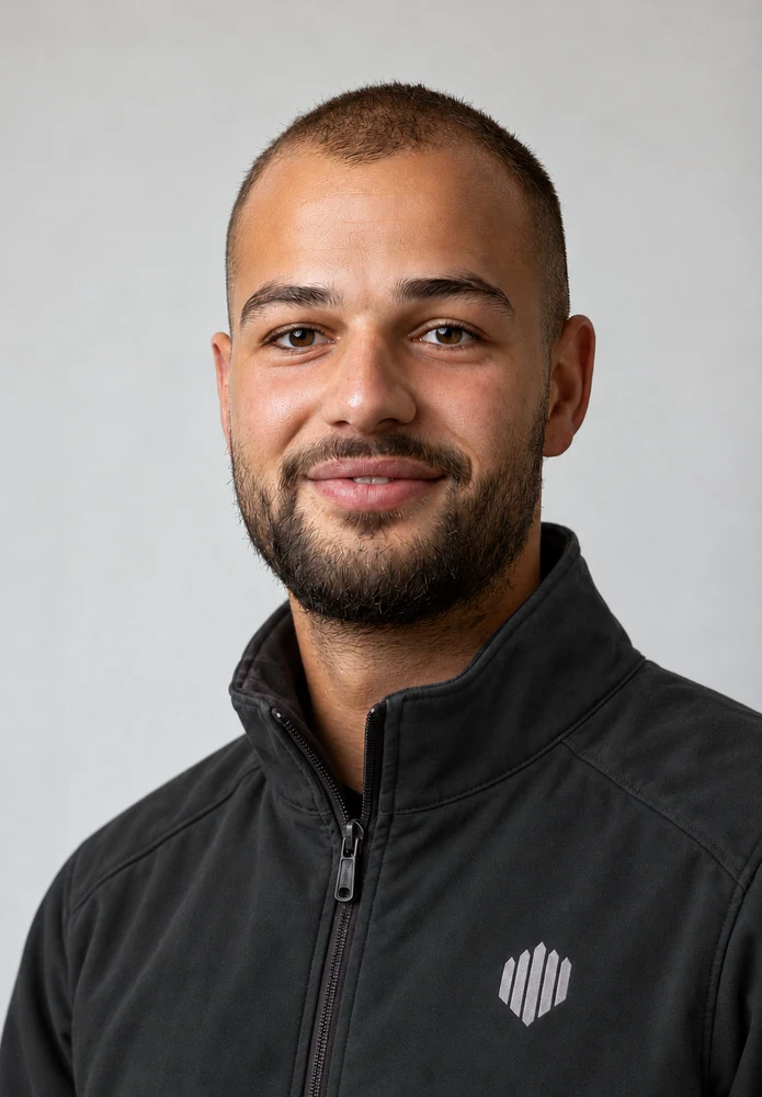 Portret van AI-medewerker Yassin